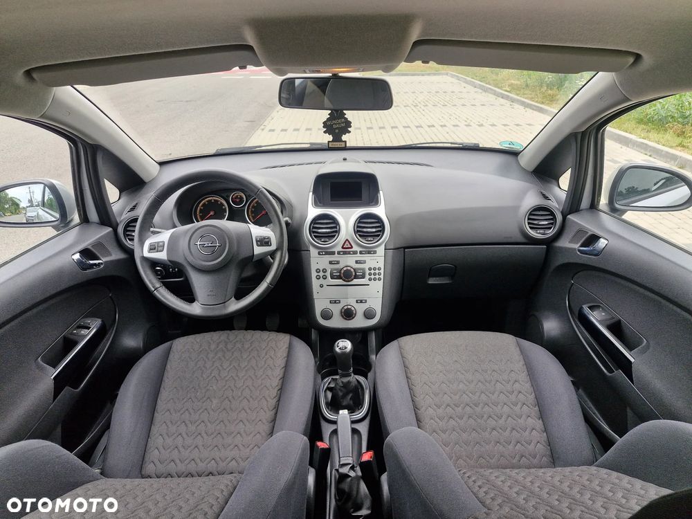 Opel Corsa 1.4 16V Innovation - 17