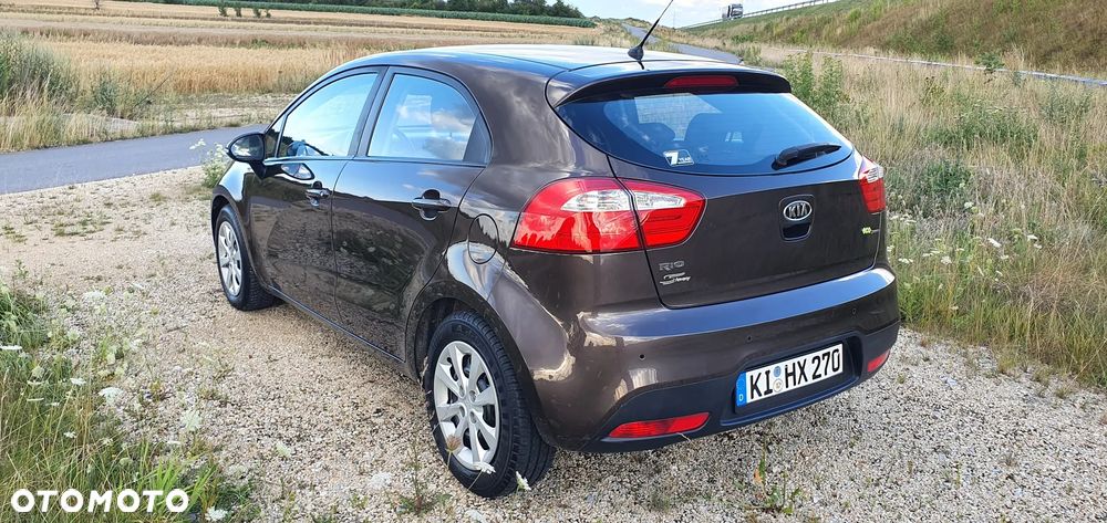 Kia Rio - 5