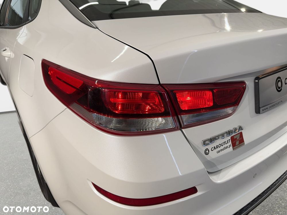Kia Optima - 12