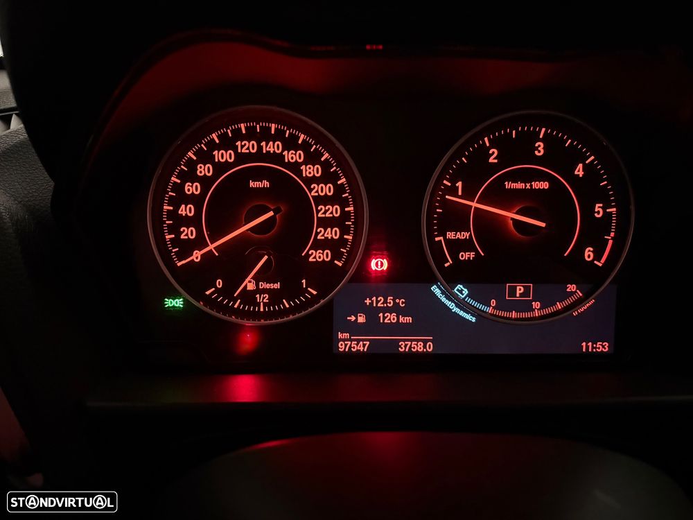 BMW 118 dA Line Urban - 14