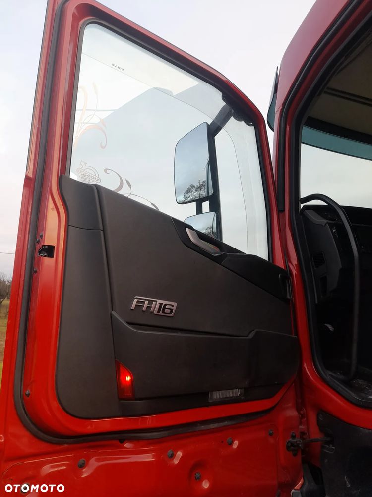 Volvo FH 16 650koni 6x2 OŚ SKRĘTNA PODNOSZONA // JEDYNY TAKI// RAMA DO ZABUDOWY// HDS dzwig żuraw do lasu drewna tarcicy // DO ŻYWCA// asenizacyjny// HOLOWNIK// FULL opcja ze SZWAJCARI - 14