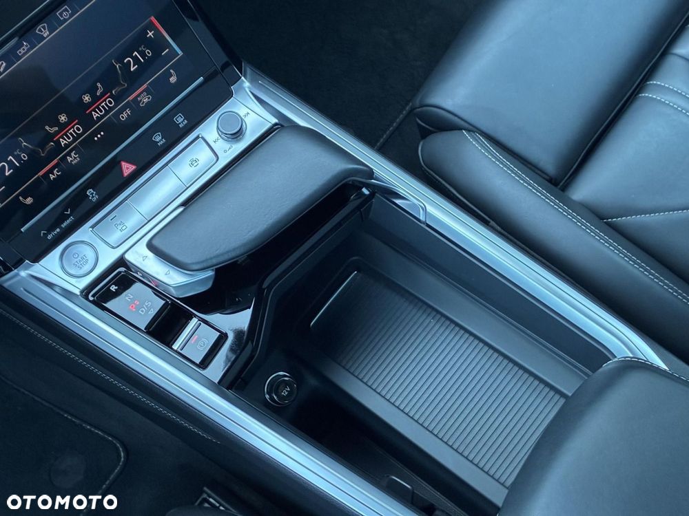 Audi e-tron 50 Quattro S Line - 32