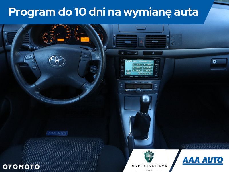 Toyota Avensis - 8