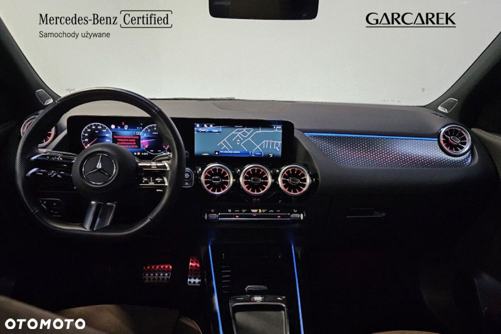 Mercedes-Benz GLA - 16