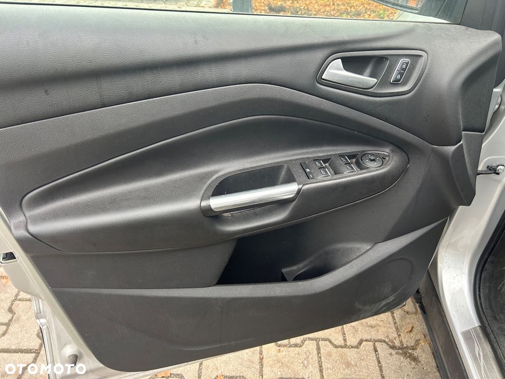 Ford Kuga - 26