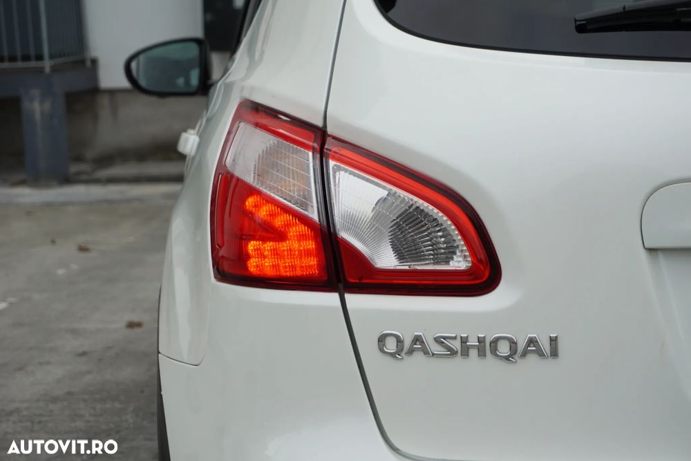 Nissan Qashqai 1.6 DCI 4 x 4 DPF Start/Stop tekna - 16