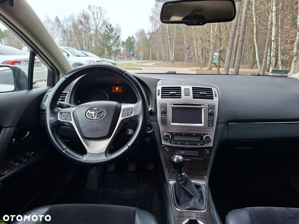 Toyota Avensis 2.0 D-4D Sol - 18