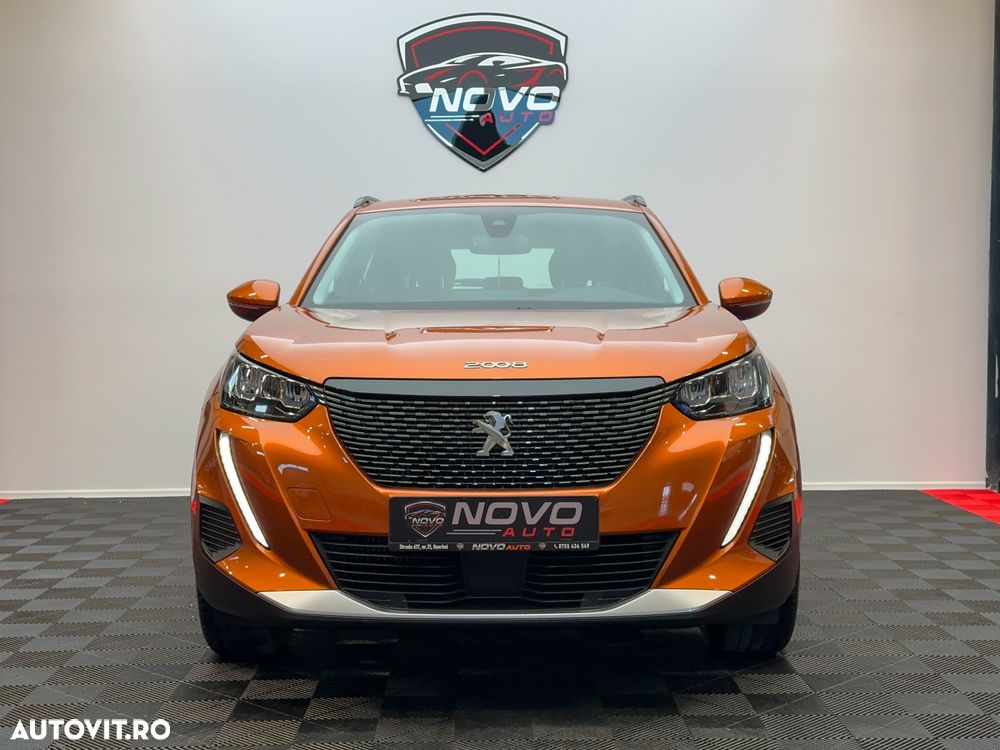 Peugeot 2008 PureTech 130 EAT8 Allure - 4