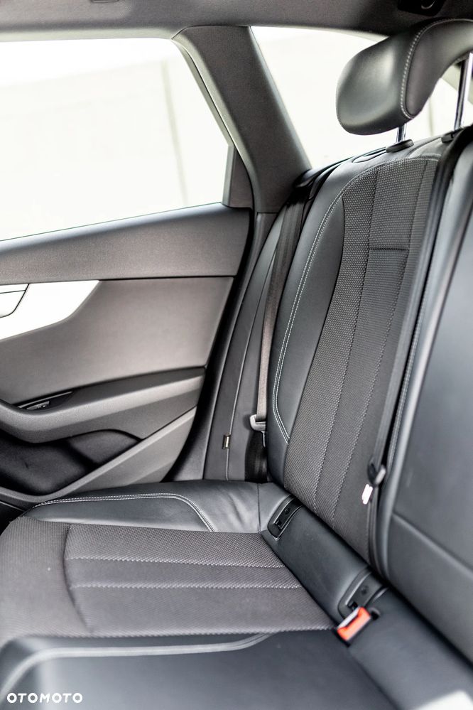 Audi A4 Avant 40 TDI S Line S tronic - 34