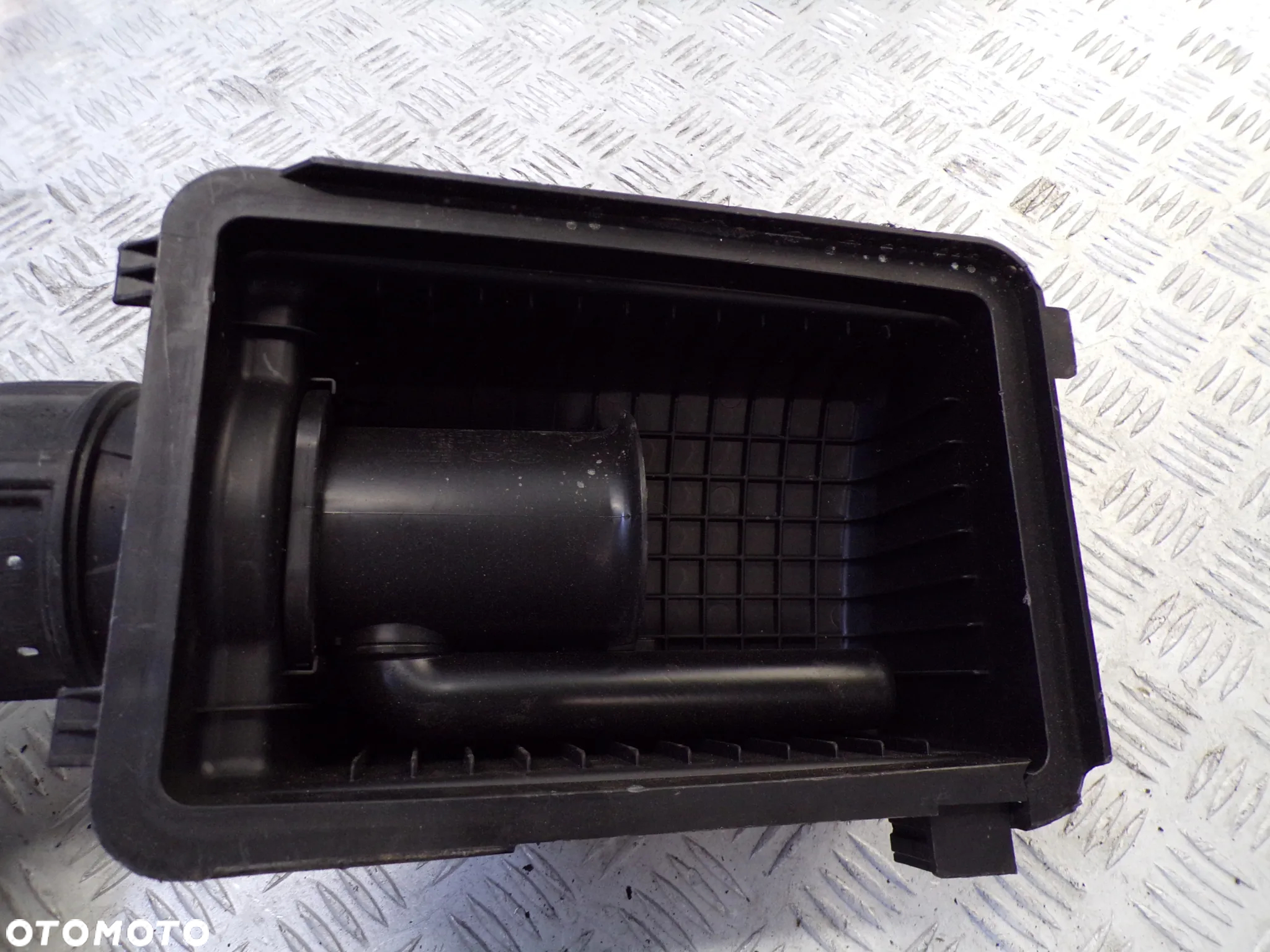 OBUDOWA FILTRA POWIETRZA KIA CEED III 28110-M6100 - 5