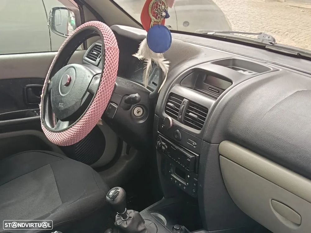 Renault Clio - 2