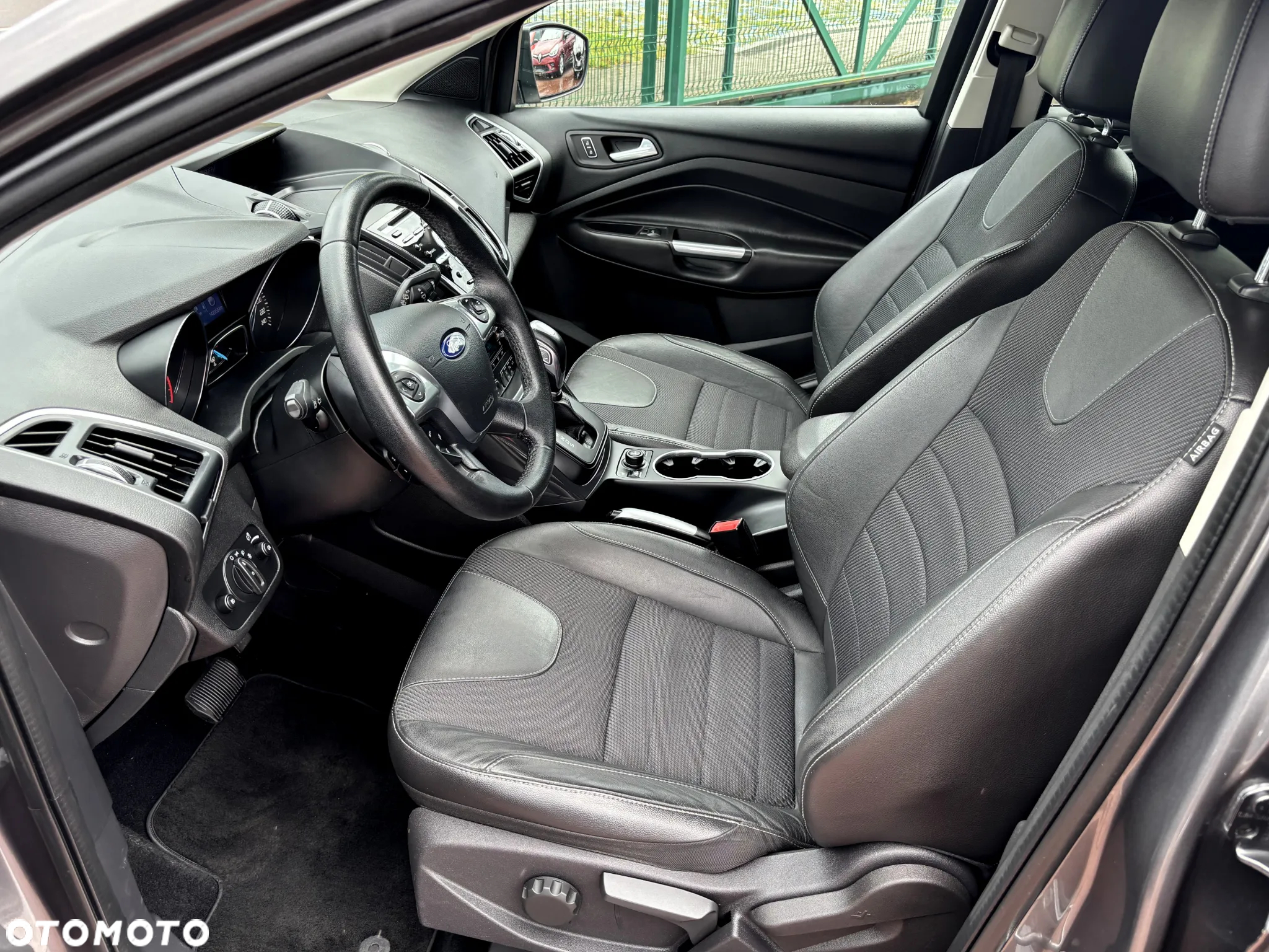 Ford Kuga 1.6 EcoBoost 4WD Titanium Plus - 11