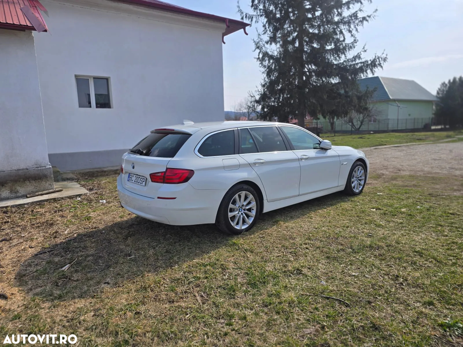 BMW Seria 5 520d Touring Aut. Luxury Line - 4