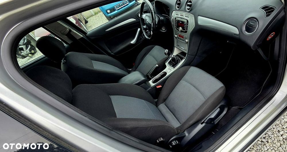 Ford Mondeo - 23