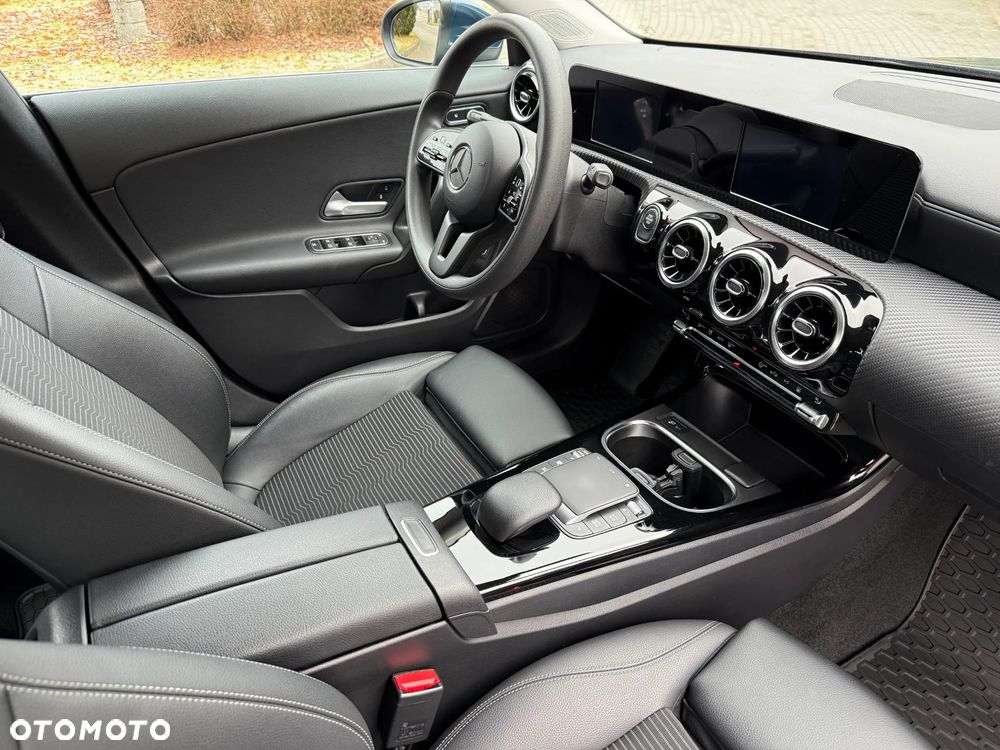 Mercedes-Benz CLA 250 e 8G-DCT Special Edition - 21