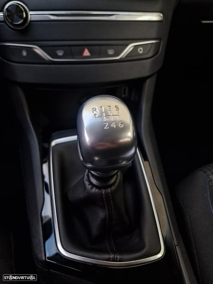 Peugeot 308 SW - 9