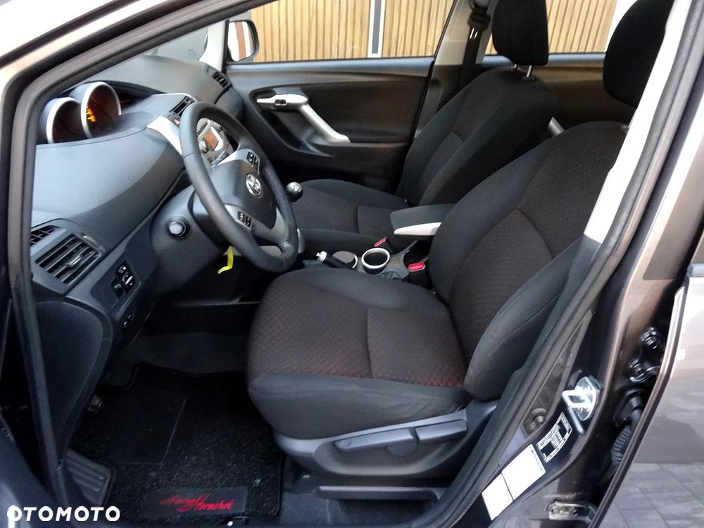 Toyota Verso 1.8 Sol - 23