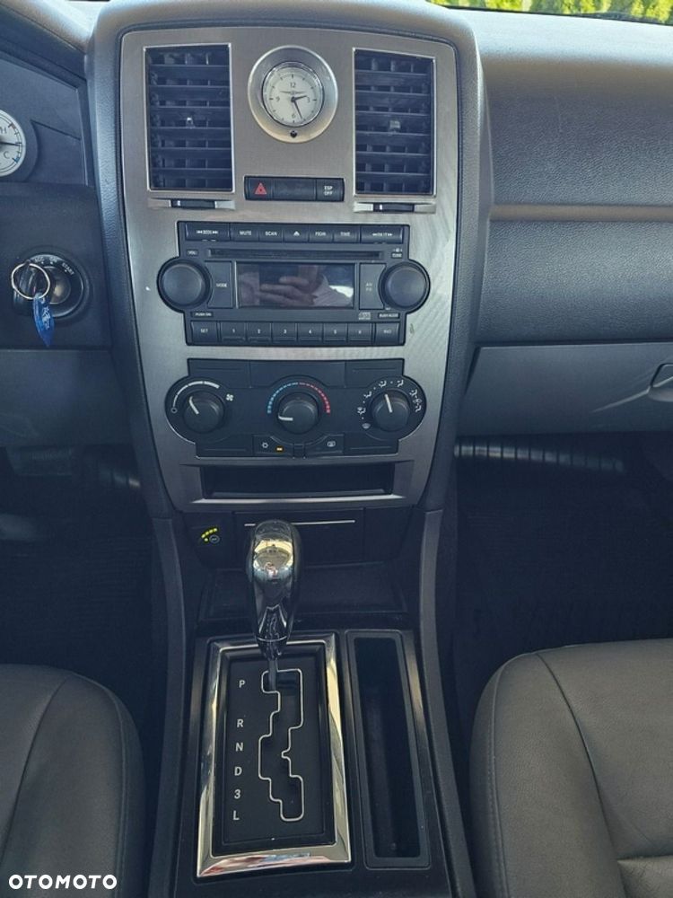 Chrysler 300C - 13