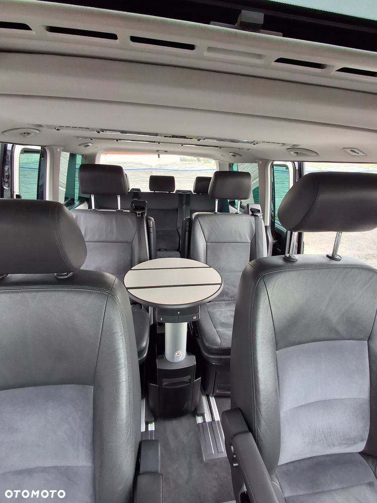 Volkswagen Multivan - 21