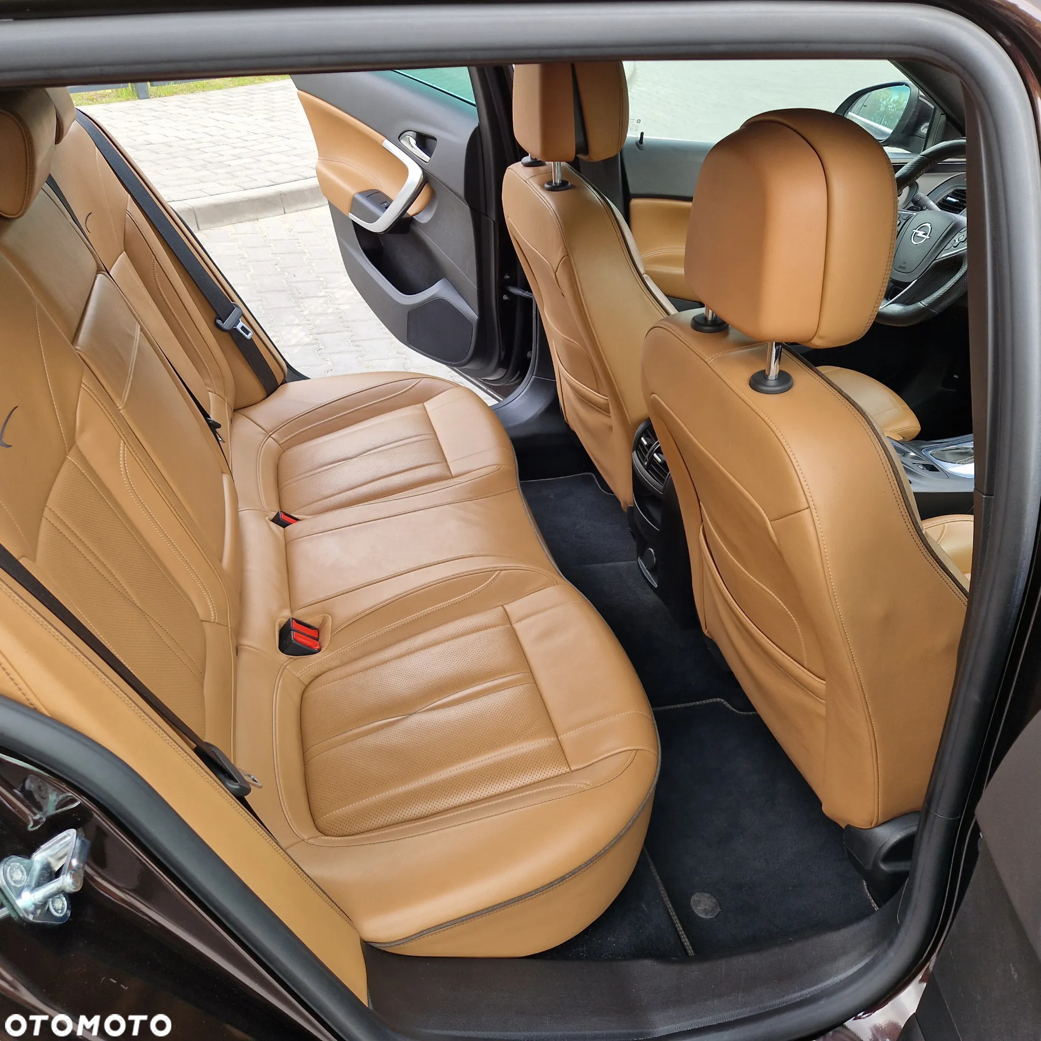 Opel Insignia - 11