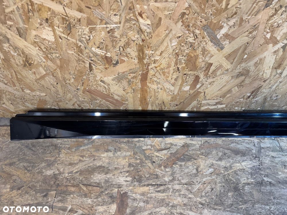 Prawa listwa progowa Renault megane e tech - 2