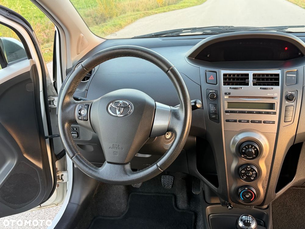 Toyota Yaris - 26