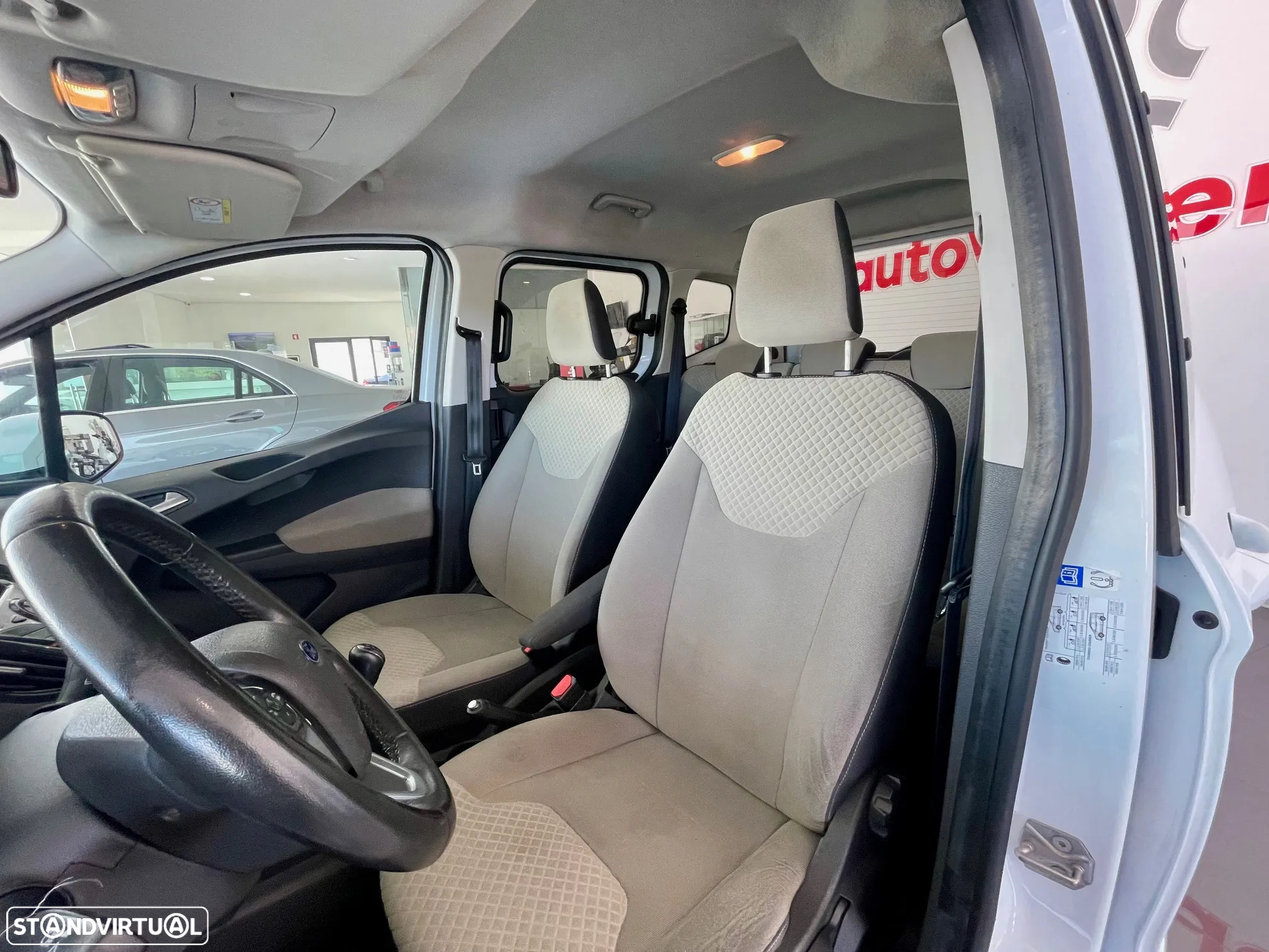 Ford Tourneo Courier 1.0 EcoBoost Titanium - 13