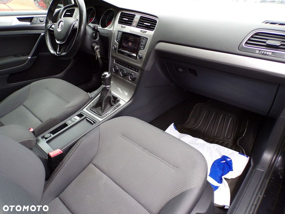 Volkswagen Golf - 38