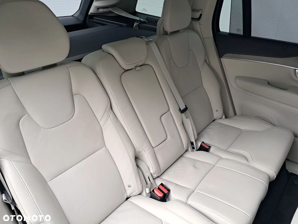 Volvo XC 90 T8 AWD Plug-In Hybrid Ultra Dark 7os - 17