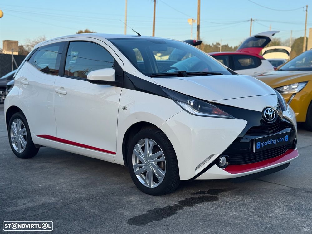 Toyota Aygo 1.0 X-Play Plus+X-Touch - 2