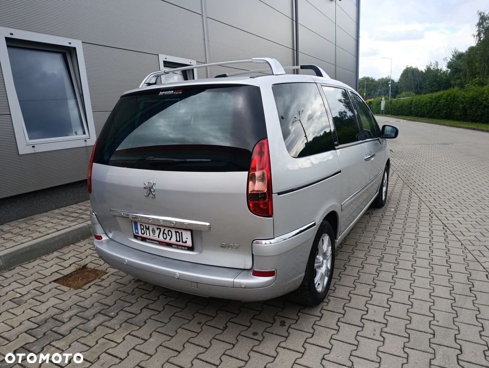 Peugeot 807 HDi 135 Premium - 17