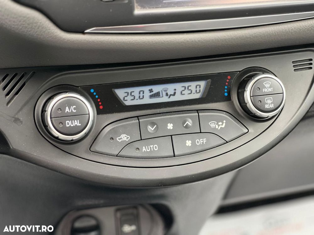 Toyota Yaris 1.5 VVT-i HSD Active - 17