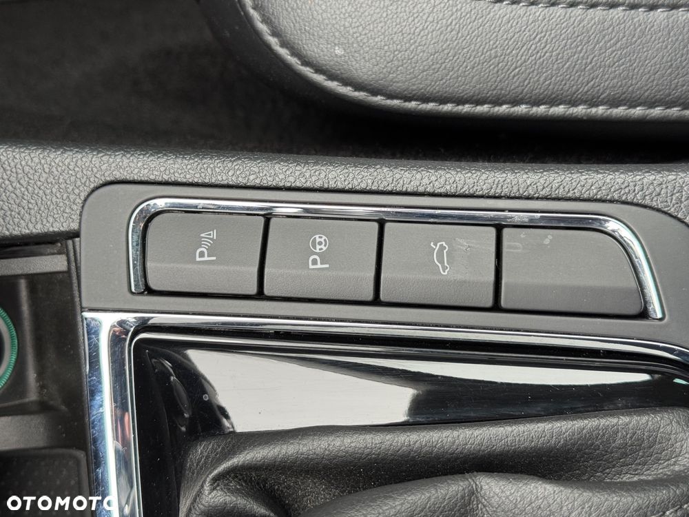 Skoda Superb 2.0 TSI DSG Exclusive - 10