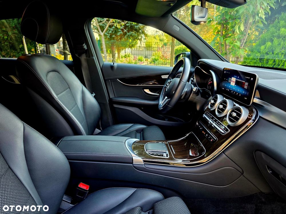 Mercedes-Benz GLC 200 4Matic 9G-TRONIC AMG Line - 27