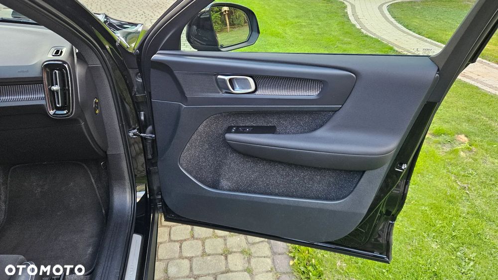 Volvo XC 40 T5 Twin Engine DKG R-Design - 37