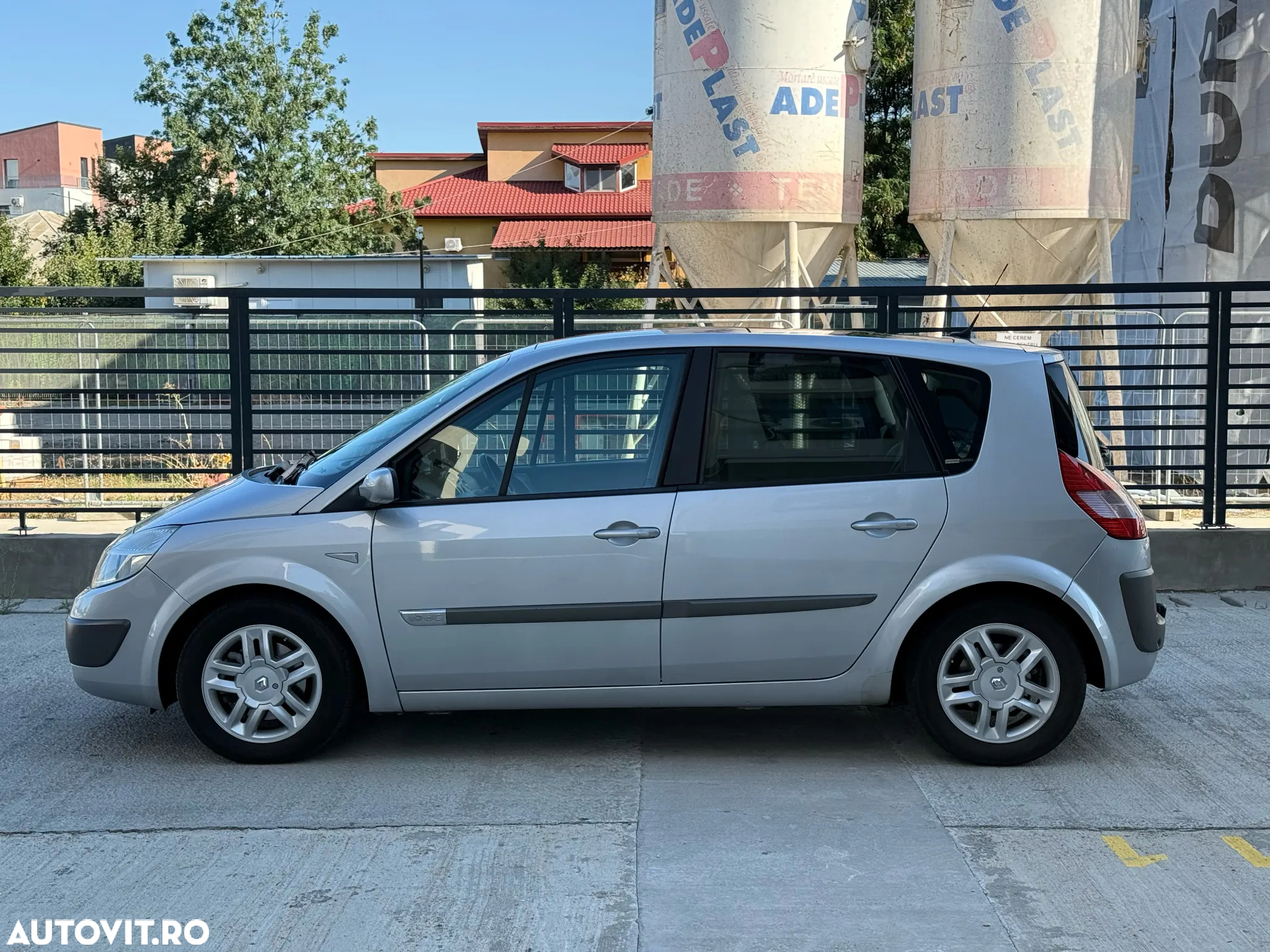 Renault Scenic 1.9 dCi Luxe Expression - 9