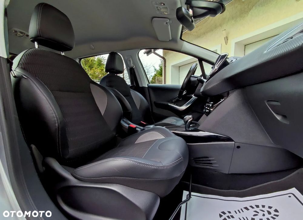 Peugeot 2008 PureTech 110 GPF Stop&Start EAT6 Allure - 15