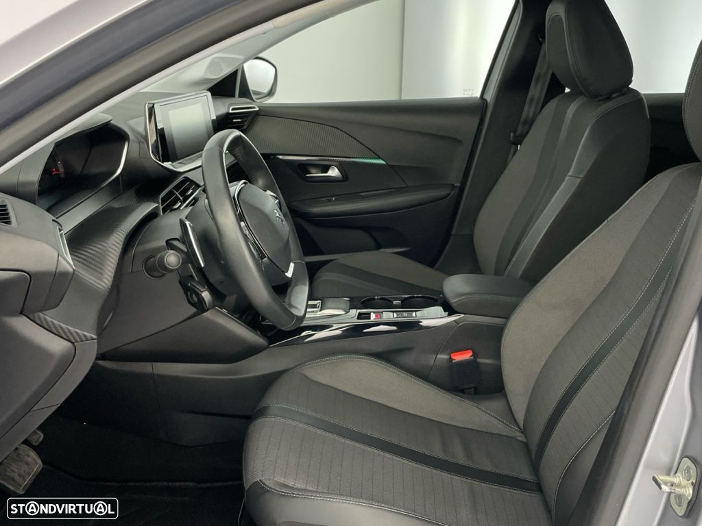 Peugeot 208 1.2 PureTech Allure EAT8 - 11