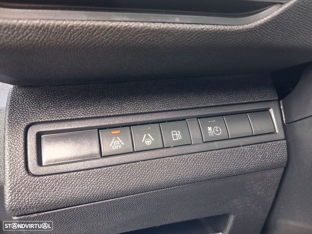 Peugeot 3008 1.6 Hybrid GT Pack e-EAT8 - 28