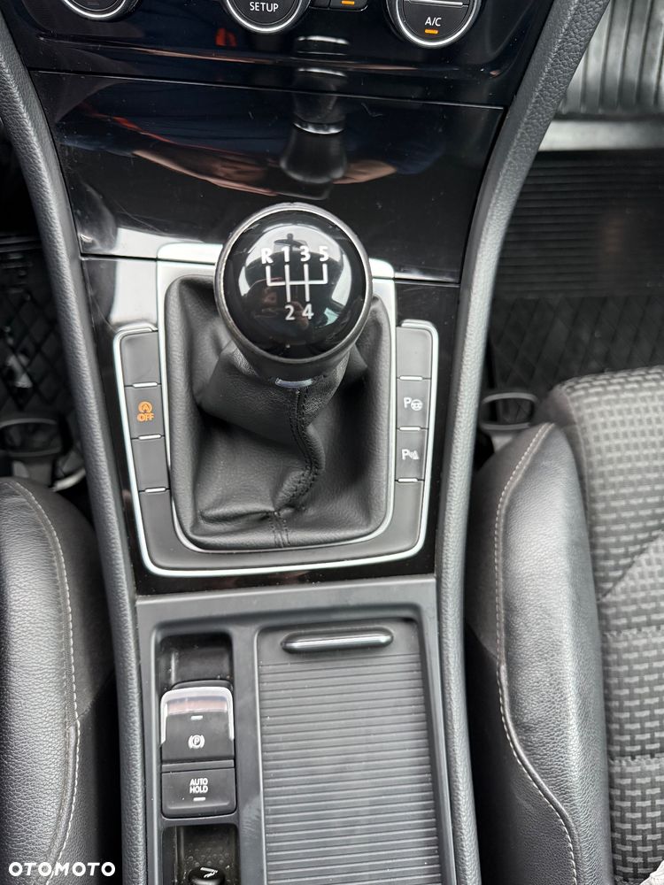 Volkswagen Golf - 21