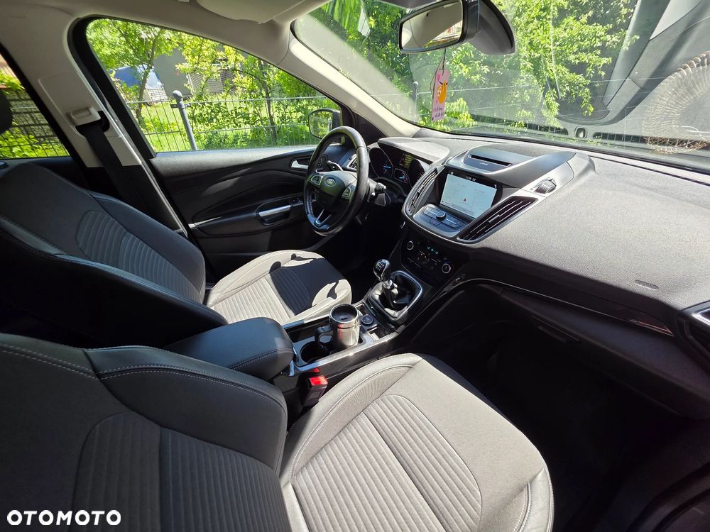 Ford Kuga 2.0 TDCi 2x4 Titanium - 9
