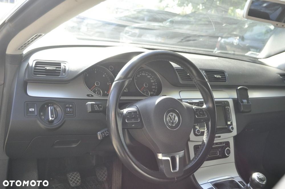 Volkswagen Passat CC - 8