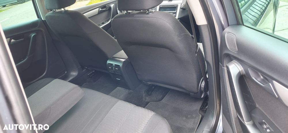 Volkswagen Passat - 9
