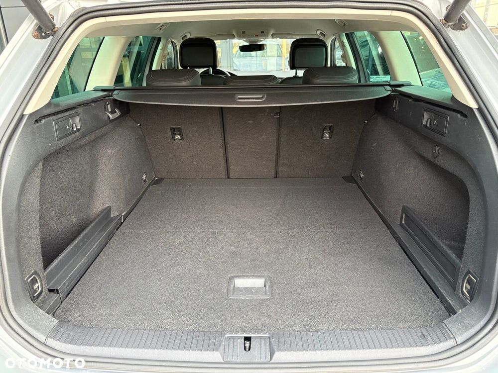 Volkswagen Passat Variant - 15