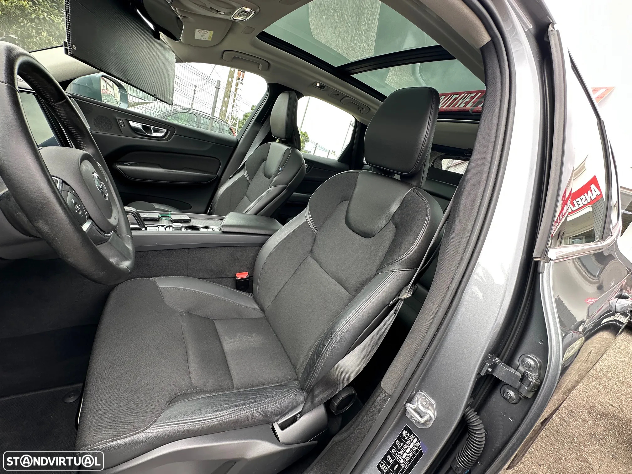 Volvo XC 60 2.0 T8 PHEV Momentum AWD - 17