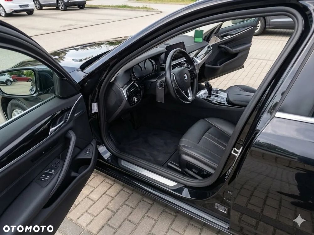 BMW Seria 5 518d Luxury Line - 2