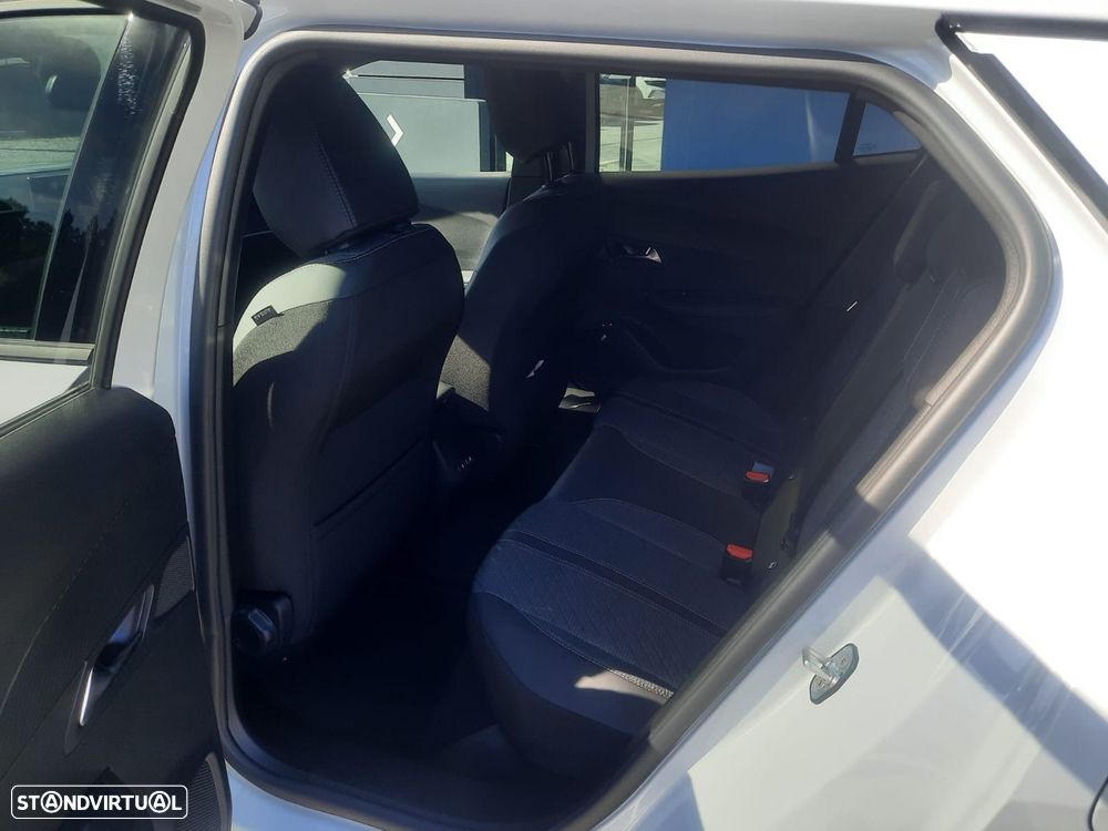 Peugeot 2008 1.2 PureTech Allure - 7