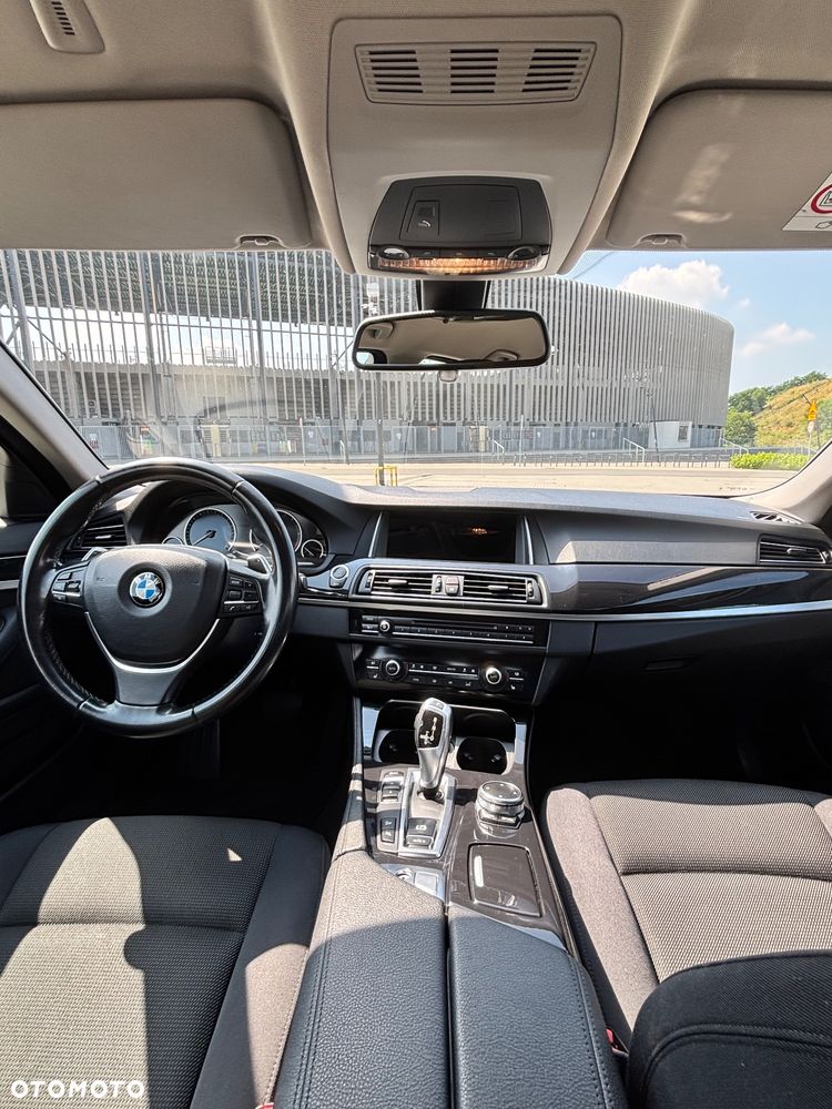 BMW Seria 5 520d xDrive - 26