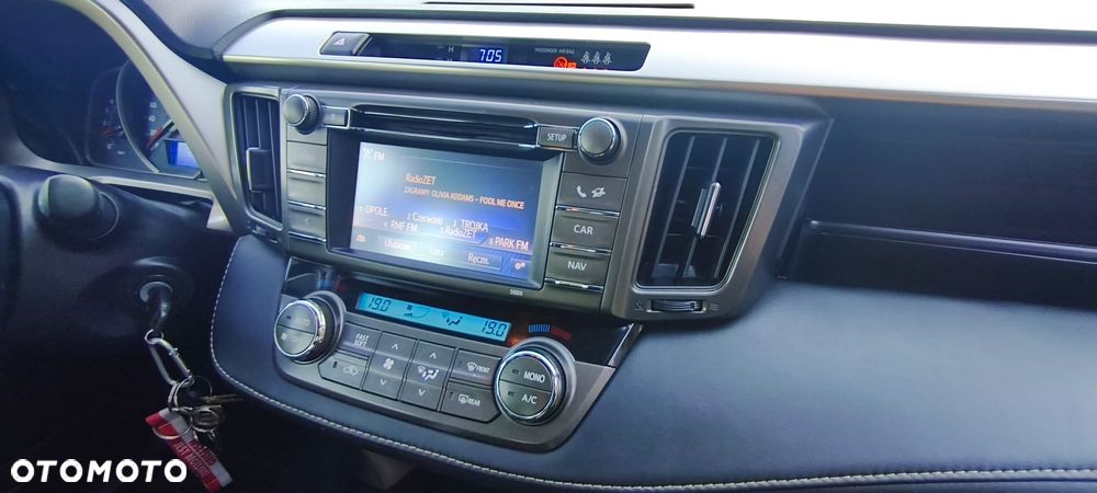 Toyota RAV4 2.0 D-4D Premium 4x2 - 7
