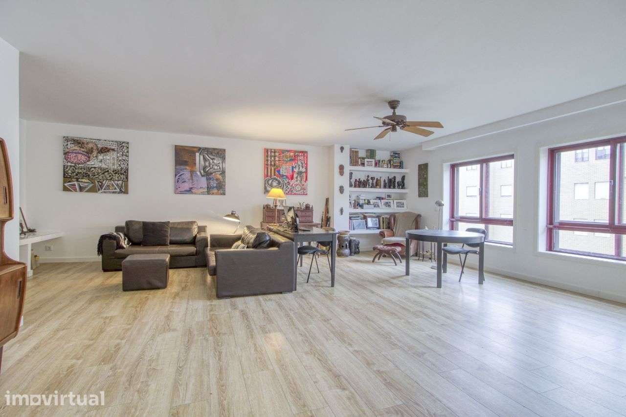 Apartamento T4 Renovado - 2º linha do Mar- Matosinhos - Grande imagem: 3/29
